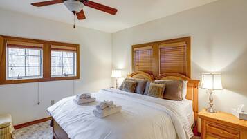 2 bedrooms, iron/ironing board, Internet, bed sheets
