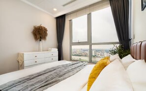 Luxury Apartment, 2 Bedrooms, Balcony, City View