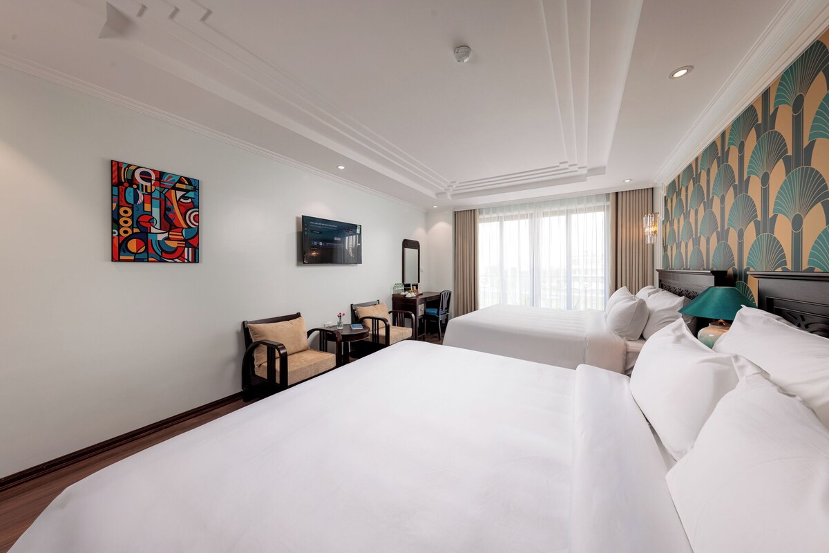 In-room safe, desk, soundproofing, free WiFi
