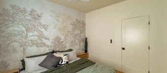 3bd3ba*Kingbeds*New*75" TV*Full Kitchen*W/D