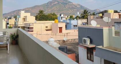Peaceful 2-Bedroom AC Terrace Stay near Arunachala