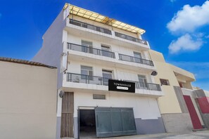 Exterior - Townhouse Mundka Metro Station Delhi (Delhi)