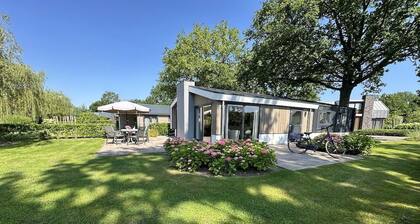 Chalet in Biddinghuizen, pool facilities