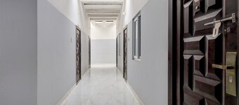 DeluxeS K Vinoth Mahal