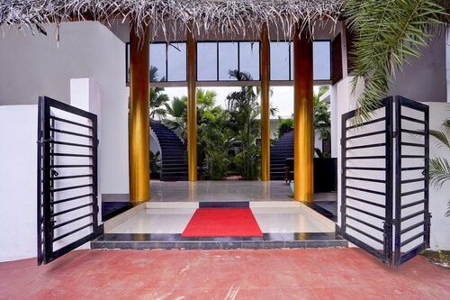 DeluxeVanam resort