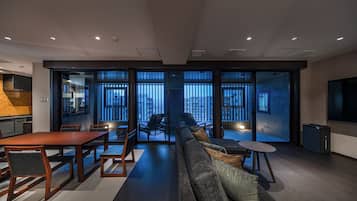 Suite | In-room safe, individually decorated, desk, laptop workspace
