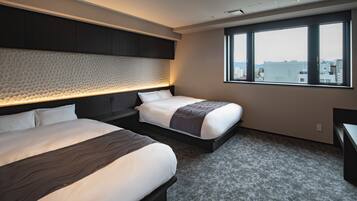 Suite | In-room safe, individually decorated, desk, laptop workspace