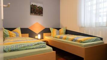 House, Garden View | Blackout curtains, free WiFi