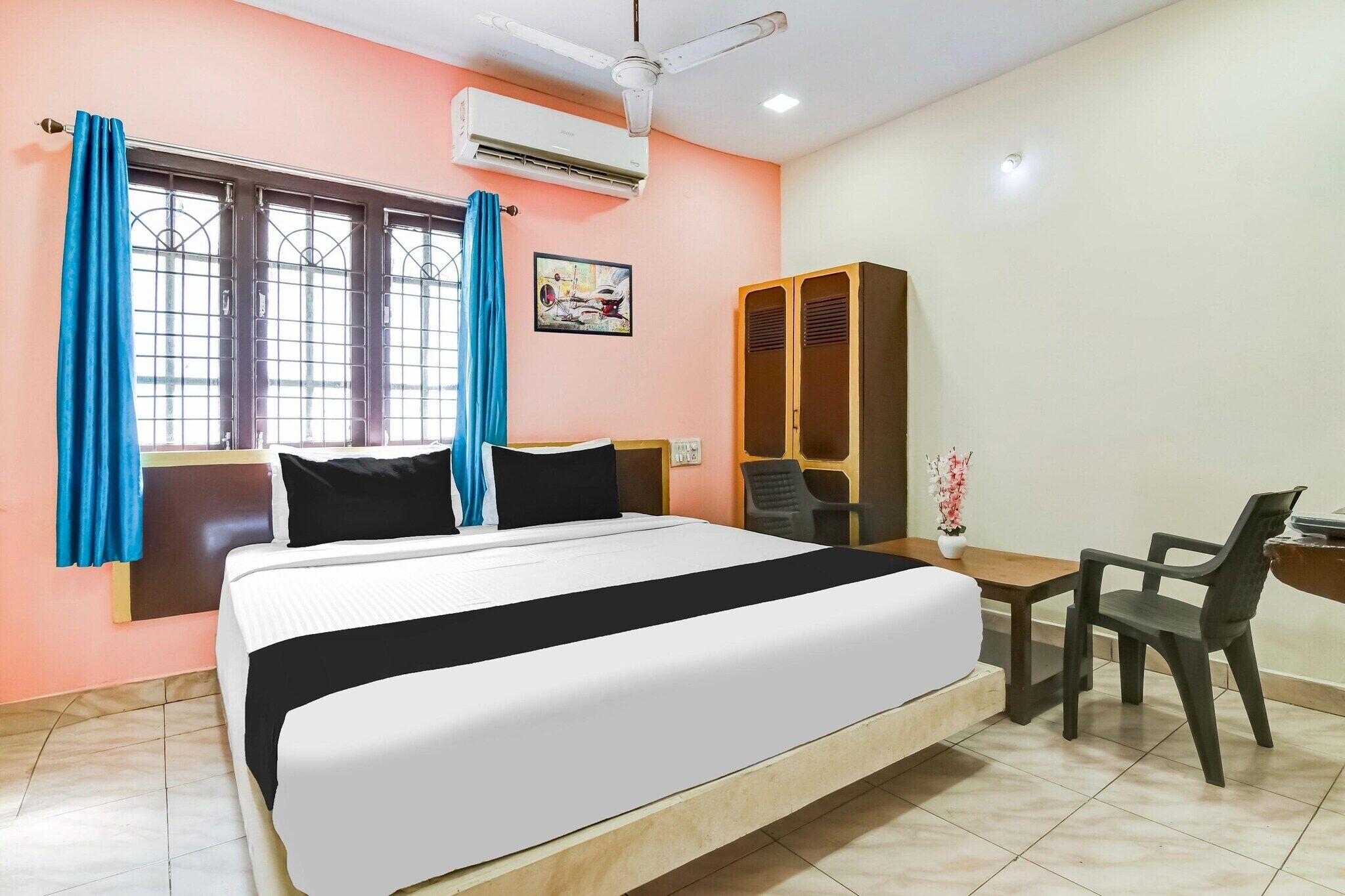1 bedroom, desk, free WiFi, bed sheets