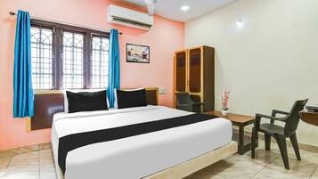 1 bedroom, desk, free WiFi, bed sheets