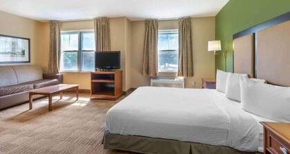 Studio 6 Gaithersburg|1 Queen|Nmsk|Sofa-Bed|Kitchen
