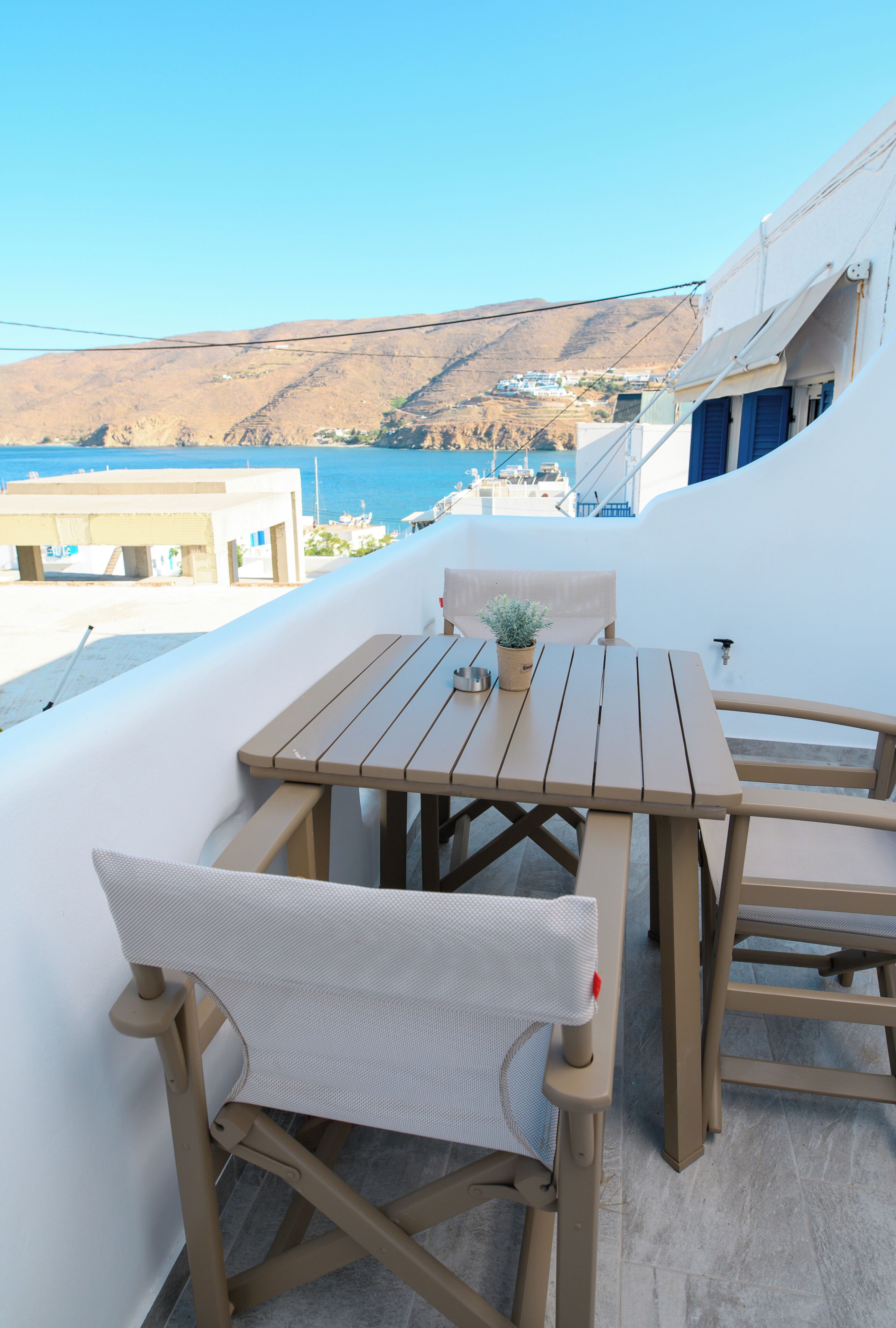 Deluxe Suite, Sea View | Outdoor dining