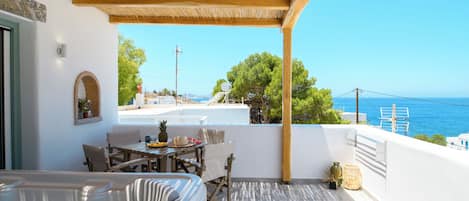 Superior Suite, Sea View | Outdoor dining
