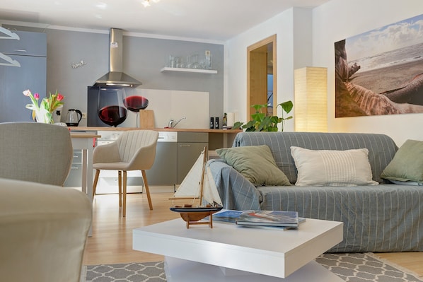 TV, ping pong - Apartment "Kornblume" with Private Terrace and Wi-Fi (Bodman-Ludwigshafen)