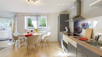 Kühlschrank, Ofen, Herdplatte, Geschirrspüler