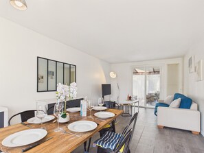 Dining - Family house for 6, BBQ & garden (Les Sables-d´Olonne)