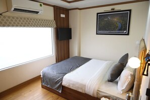 Habitación Premium, vistas al lago | Wifi gratis y ropa de cama