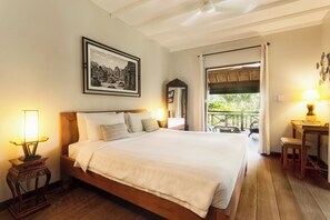 Iron/ironing board, WiFi, bed sheets - Tropical 4-bedroom villa with private pool in Krong Siem Reap (Krong Siem Reap)