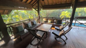 Property grounds - Tropical 4-bedroom villa with private pool in Krong Siem Reap (Krong Siem Reap)