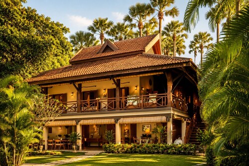 Tropical 4-bedroom villa with private pool in Krong Siem Reap