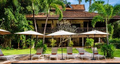 Tropical 4-bedroom villa with private pool in Krong Siem Reap