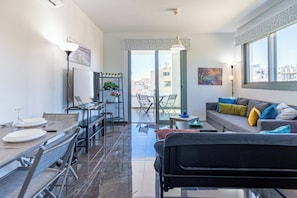 Apartment, 1 Bedroom, Kitchen, City View | Living area | Smart TV, Netflix, streaming services