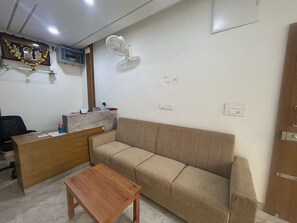 House | Reception - Hotel O Jodi Sri Muneshwara Swamy Temple (Bengaluru)