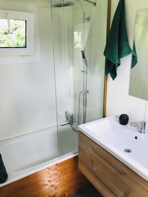 Towels, soap, toilet paper - TinyHouses & Garden - apartment LOVE (Dolný Kubín)