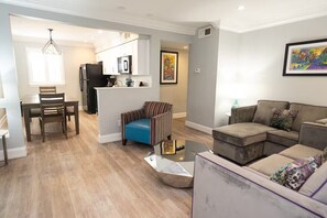 Living area - Cozy 2BR Marigny BnB on Frenchmen St. Walk to live music & minutes to French Quarter (New Orleans)