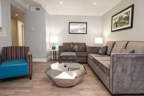 Living area - Cozy 2BR Marigny BnB on Frenchmen St. Walk to live music & minutes to French Quarter (New Orleans)