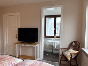 1 bedroom, WiFi, bed sheets - Double room close to the beach in a quiet location in Wenningstedt - Pension La Mer - (Wenningstedt-Braderup (Sylt))