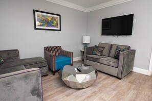 Living area - Cozy 1BR Marigny BnB on Frenchmen St. Walk to live music & minutes to French Quarter (New Orleans)