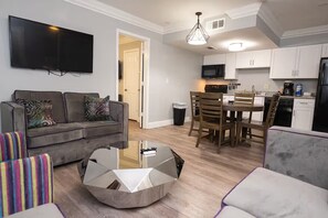 Living area - Cozy 1BR Marigny BnB on Frenchmen St. Walk to live music & minutes to French Quarter (New Orleans)