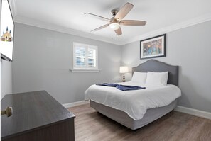2 bedrooms, iron/ironing board, travel cot, free WiFi