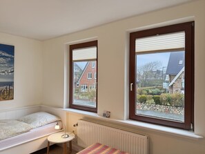 1 bedroom, WiFi, bed sheets - Single room close to the beach in a quiet location in Wenningstedt - Pension La Mer - (Wenningstedt-Braderup (Sylt))