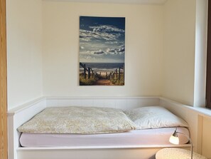 1 bedroom, WiFi, bed sheets - Single room close to the beach in a quiet location in Wenningstedt - Pension La Mer - (Wenningstedt-Braderup (Sylt))