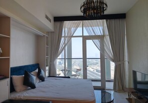 Iron/ironing board, WiFi, bed sheets - Stylish 1BHK Canal View Apartment Near Burj Khalifa/Dubai Mall (Dubai)
