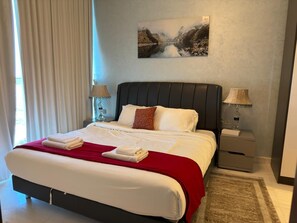 Iron/ironing board, WiFi, bed sheets - Stylish 1BHK Canal View Apartment Near Burj Khalifa/Dubai Mall (Dubai)