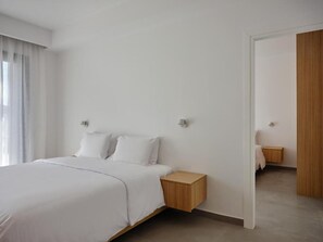 Coffres-forts dans les chambres, fer et planche à repasser