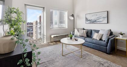 Stylish 2 Bedroom With Pool
