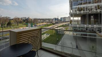 Deluxe Apartment, City View | Outdoor dining