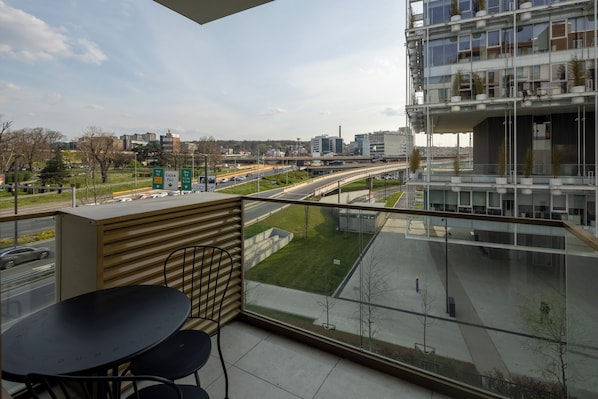 Deluxe Apartment, City View | Outdoor dining - Belgrade Waterfront Lux 2 (Belgrade)