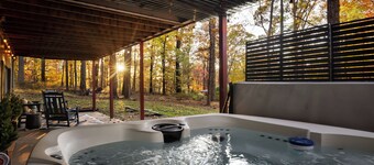 Huckleberry Hills | Hot Tub & Fire Pit & Dogs