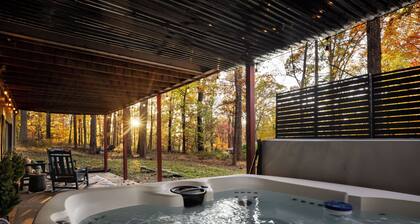 Huckleberry Hills | Hot Tub & Fire Pit & Dogs