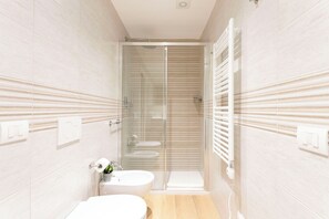 Hair dryer, bidet - Arco della Pace Sweet Home A by Halldis (Milan)