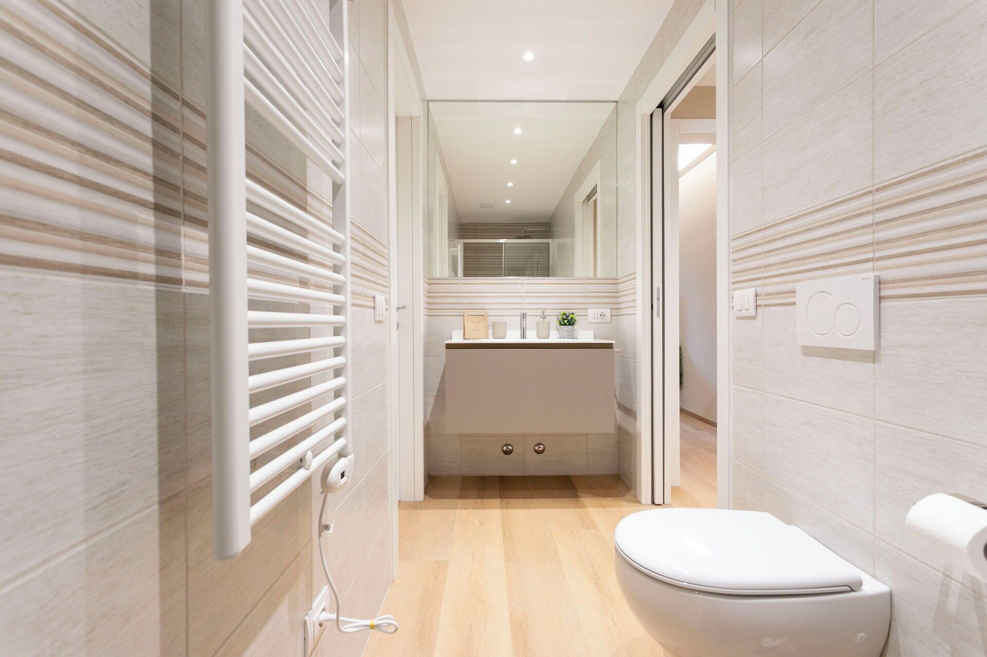 Séchoir à cheveux, bidet
