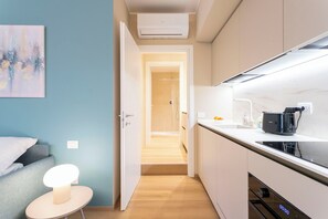 Fridge, microwave, oven, stovetop - Arco della Pace Sweet Home B by Halldis (Milan)