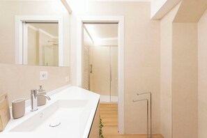 Shower, hair dryer, bidet - Arco della Pace Sweet Home C by Halldis (Milan)