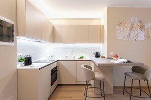 Fridge, microwave, oven, stovetop - Arco della Pace Sweet Home D by Halldis (Milan)