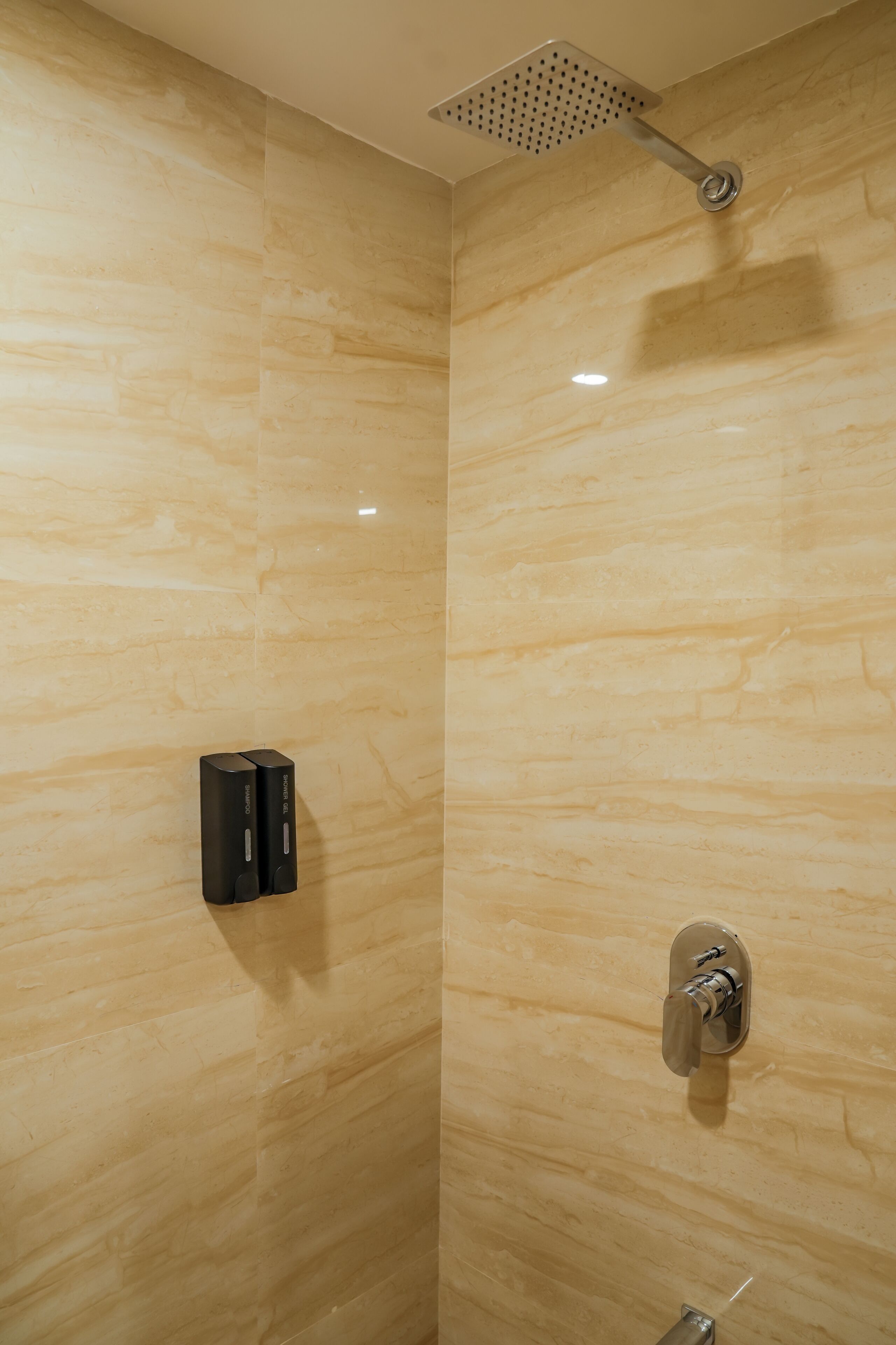 Superior Double Room | Bathroom | Shower, hair dryer, towels, soap